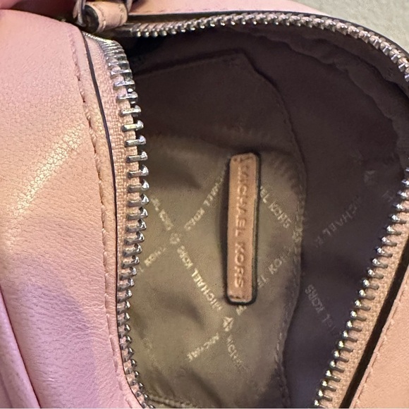 MK Quilted Pink Leather CrossBody Michael Kors - Picture 5 of 8